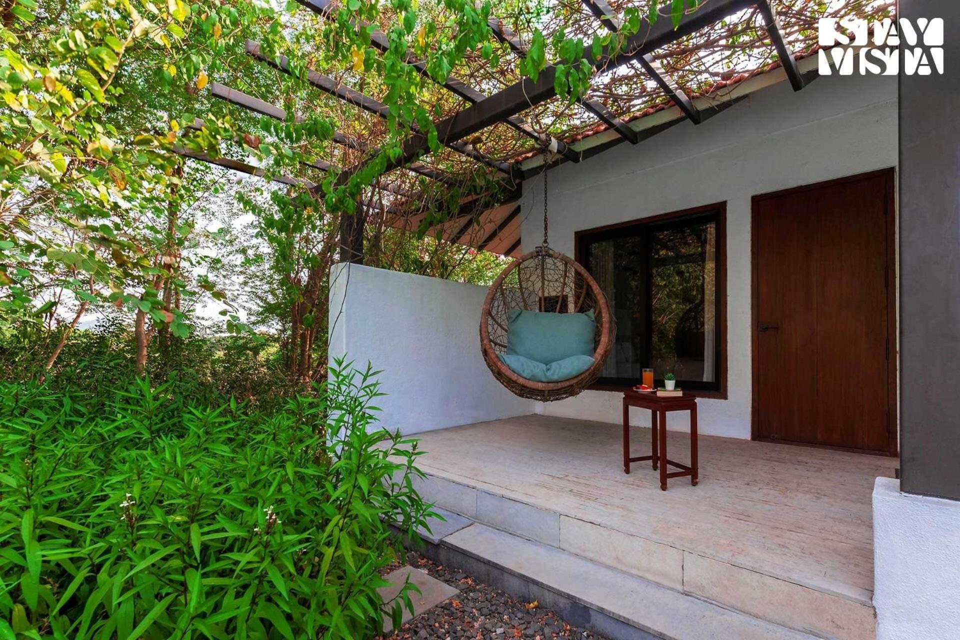 Wander Beyond By Stayvista - Featuring A Bali-Themed Abode And A Refreshing Swimming Pool Alībāg Eksteriør bilde