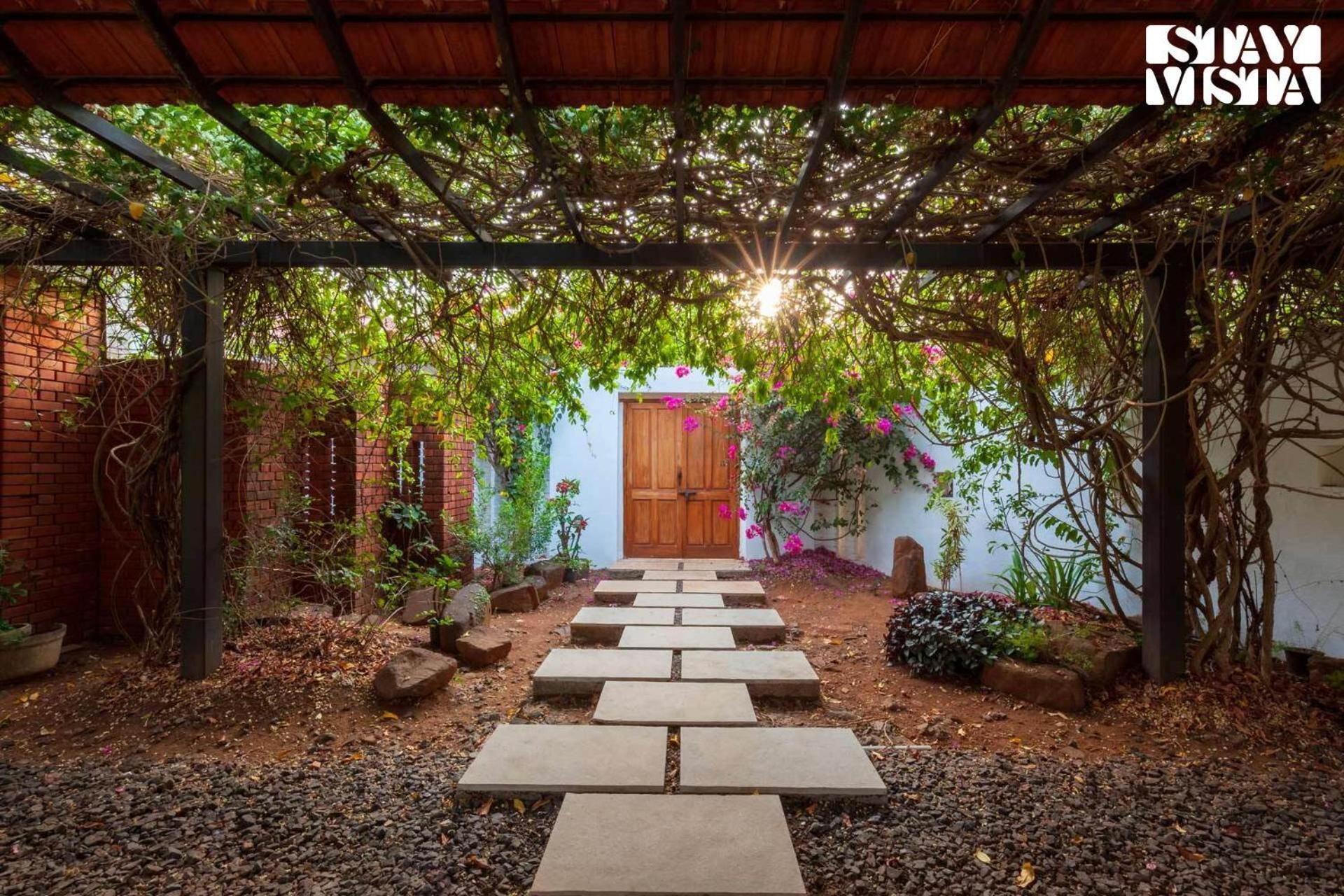 Wander Beyond By Stayvista - Featuring A Bali-Themed Abode And A Refreshing Swimming Pool Alībāg Eksteriør bilde